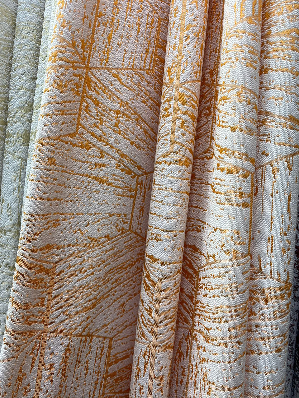 Orange-white-uplcose